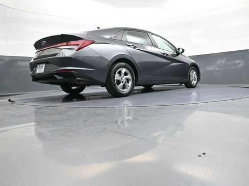 Certified 2021 Hyundai Elantra SE FWD image 29