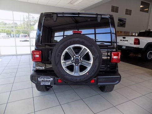 Certified 2022 Jeep Wrangler Unlimited Sahara w/ LED Lighting Group AWD/4WD image 7