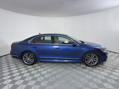 Used 2017 Volkswagen Passat 1.8T R-Line FWD image 4