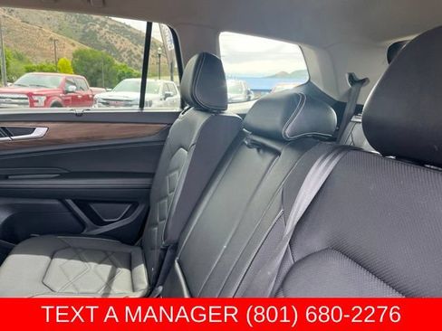Used 2024 Volkswagen Atlas SE AWD/4WD image 18