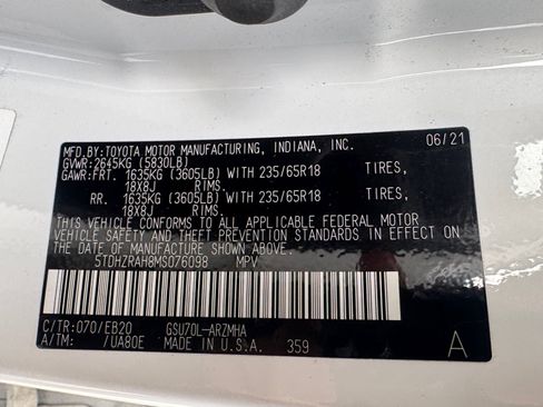 Used 2021 Toyota Highlander XLE FWD image 19