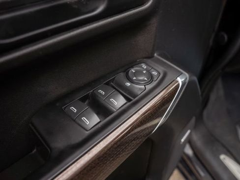 Used 2019 Chevrolet Silverado 1500 LT Trail Boss AWD/4WD image 16