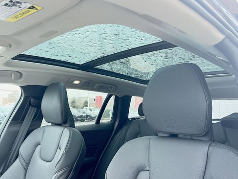 New 2026 Volvo V60 B5 Cross Country Plus w/ Protection Package Premier image 23