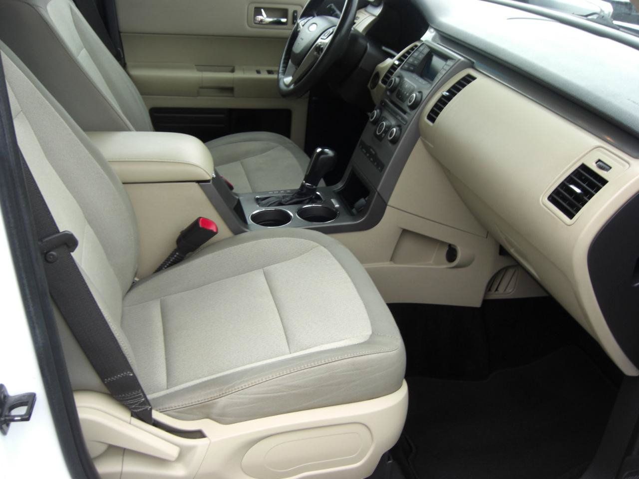 Used 2019 Ford Flex SE FWD image 17