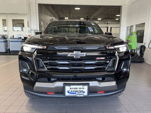 Used 2024 Chevrolet Colorado Z71 w/ Z71 Convenience Package 2 AWD/4WD image 2