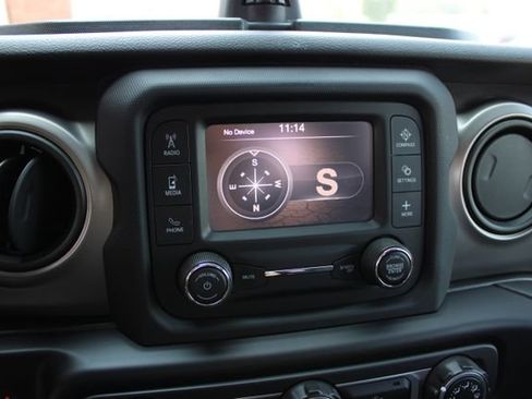 Used 2020 Jeep Wrangler Sport AWD/4WD image 21