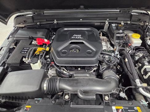 Used 2022 Jeep Wrangler Unlimited Sport AWD/4WD image 25