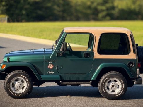 Used 2000 Jeep Wrangler Sahara AWD/4WD image 3