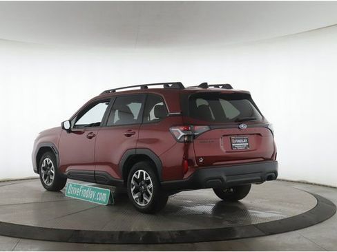 Used 2025 Subaru Forester Premium image 8
