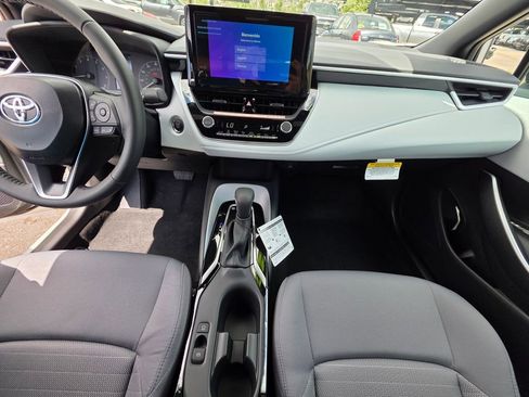 Used 2025 Toyota Corolla SE image 21
