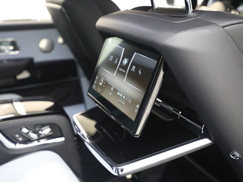 Certified 2022 Rolls-Royce Cullinan w/ Dark Exterior Package image 34