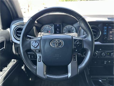Used 2019 Toyota Tacoma TRD Off-Road AWD/4WD image 19