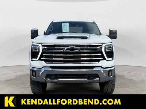 Used 2024 Chevrolet Silverado 3500 LTZ w/ LTZ Convenience Package AWD/4WD image 2