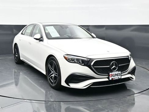 Used 2025 Mercedes-Benz E 450 4MATIC Sedan image 4
