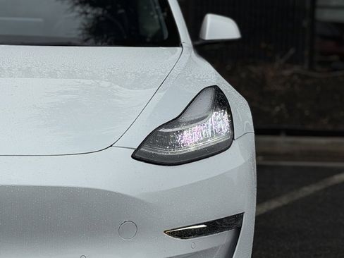 Used 2022 Tesla Model 3 Standard Range image 5