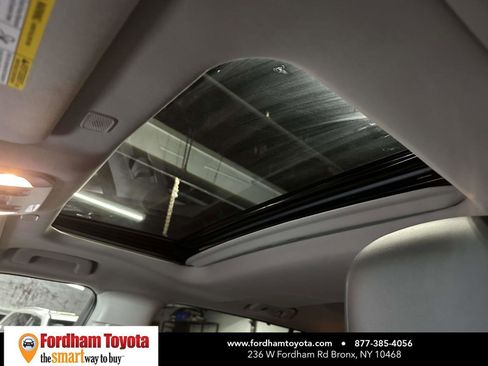 Used 2025 Toyota Highlander XLE image 26