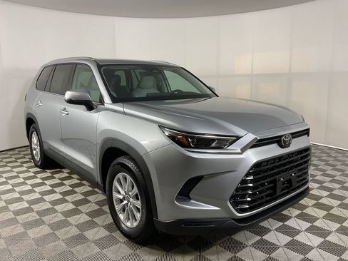 New 2026 Toyota Grand Highlander XLE image 1