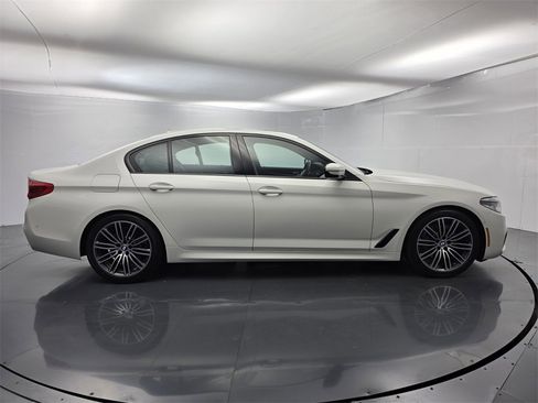 Used 2019 BMW 540i xDrive w/ M Sport Package image 3
