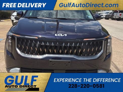 Used 2025 Kia Carnival FWD image 2