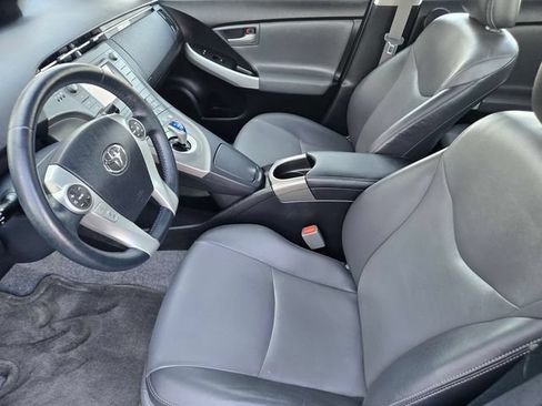 Used 2014 Toyota Prius Four FWD image 19