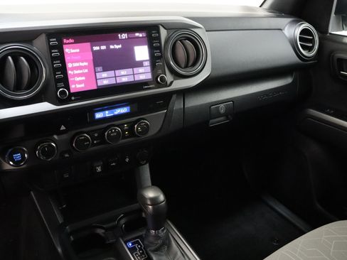 Used 2023 Toyota Tacoma TRD Sport AWD/4WD image 17