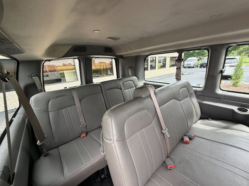 Used 2018 Chevrolet Express 2500 LS w/ Driver Convenience Package RWD image 14