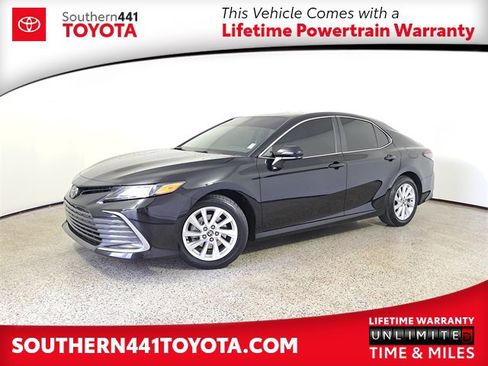 Used 2024 Toyota Camry LE image 1