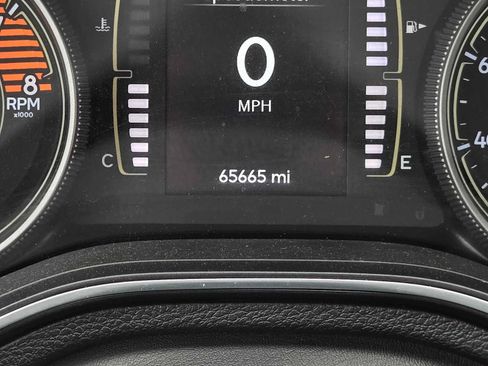 Used 2019 Jeep Cherokee Latitude w/ Popular Appearance Group AWD/4WD image 25
