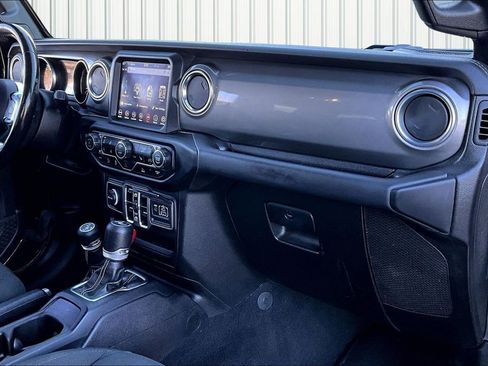 Used 2021 Jeep Wrangler Unlimited Sahara w/ Uconnect 4C Nav & Sound Group AWD/4WD image 25