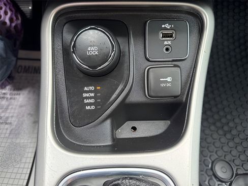 Used 2020 Jeep Compass Sport image 22