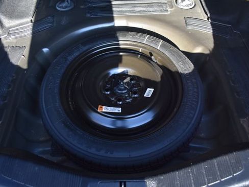Used 2017 Ford Fusion SE w/ Fusion SE Technology Package FWD image 37
