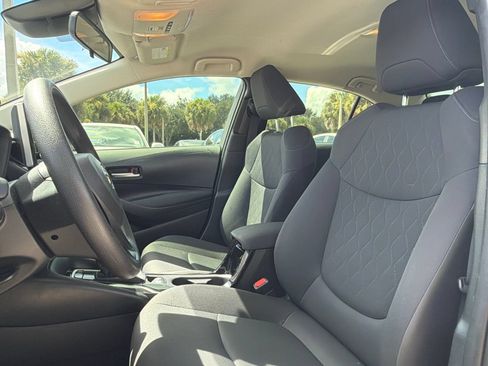Used 2021 Toyota Corolla LE FWD image 6