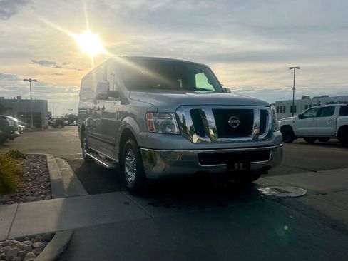 Used 2021 Nissan NV 3500 SV RWD image 4