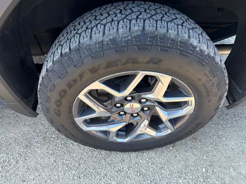 Used 2024 GMC Sierra 1500 SLE w/ X31 Off-Road Package AWD/4WD image 7