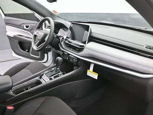 Used 2025 Jeep Compass Sport w/ Mopar Graphics Package image 12