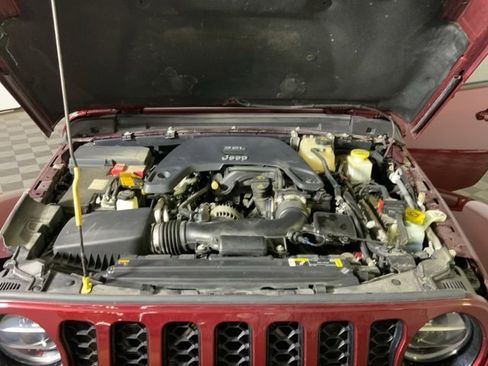 Used 2021 Jeep Gladiator Overland image 31