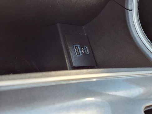 Used 2024 Ford Edge SEL image 7