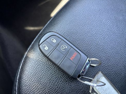 Used 2025 Jeep Compass Limited AWD/4WD image 25