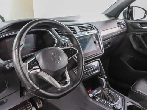 Used 2022 Volkswagen Tiguan SE R-Line image 23