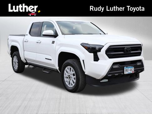 Certified 2024 Toyota Tacoma SR5 image 1