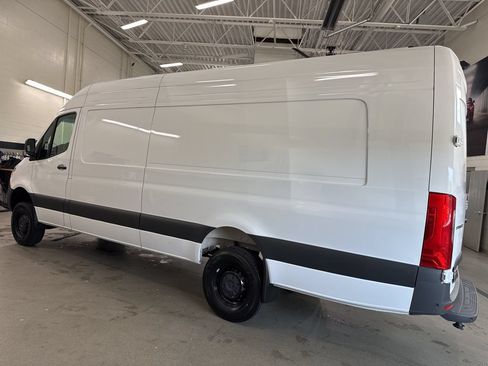 New 2025 Mercedes-Benz Sprinter 2500 image 3