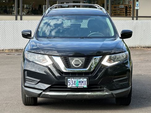 Used 2017 Nissan Rogue S w/ Appearance Package AWD/4WD image 10