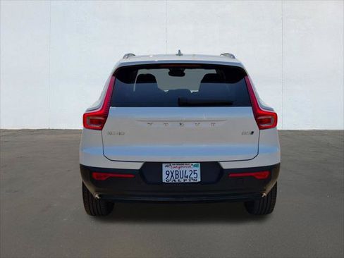Used 2026 Volvo XC40 B5 Plus w/ Protection Package Premier AWD/4WD image 4