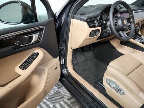 New 2026 Porsche Macan image 8