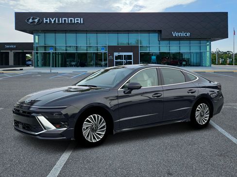 New 2026 Hyundai Sonata Limited FWD image 2