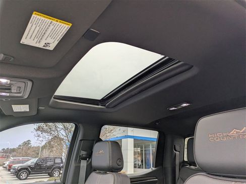 Used 2024 Chevrolet Silverado 1500 High Country w/ High Country Premium Package image 28