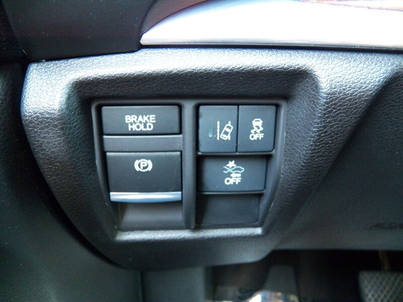 Used 2018 Acura MDX w/ Technology Package AWD/4WD image 29
