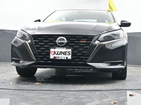 Used 2024 Nissan Altima 2.5 SR image 46