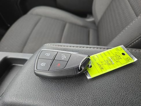 Used 2024 Chevrolet Silverado 3500 LT image 28