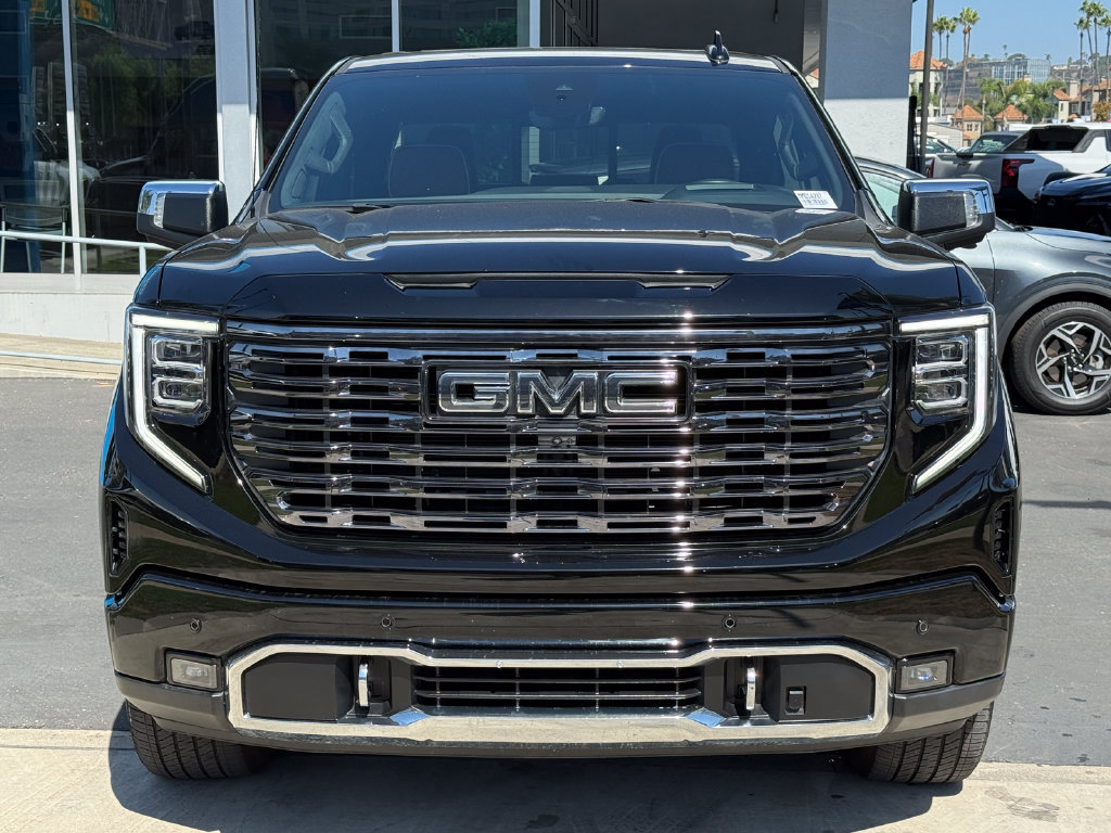 Used 2025 GMC Sierra 1500 Denali Ultimate AWD/4WD image 4